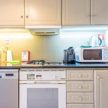 The Concierge - Flying Leaves Apartment Porto